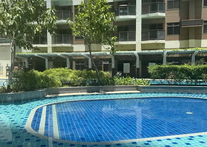Levi & Moon's Chill With Beautiful View Apartment Manila